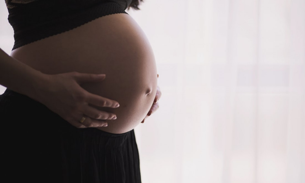 Higher IQ from sickness and heaving in pregnancy