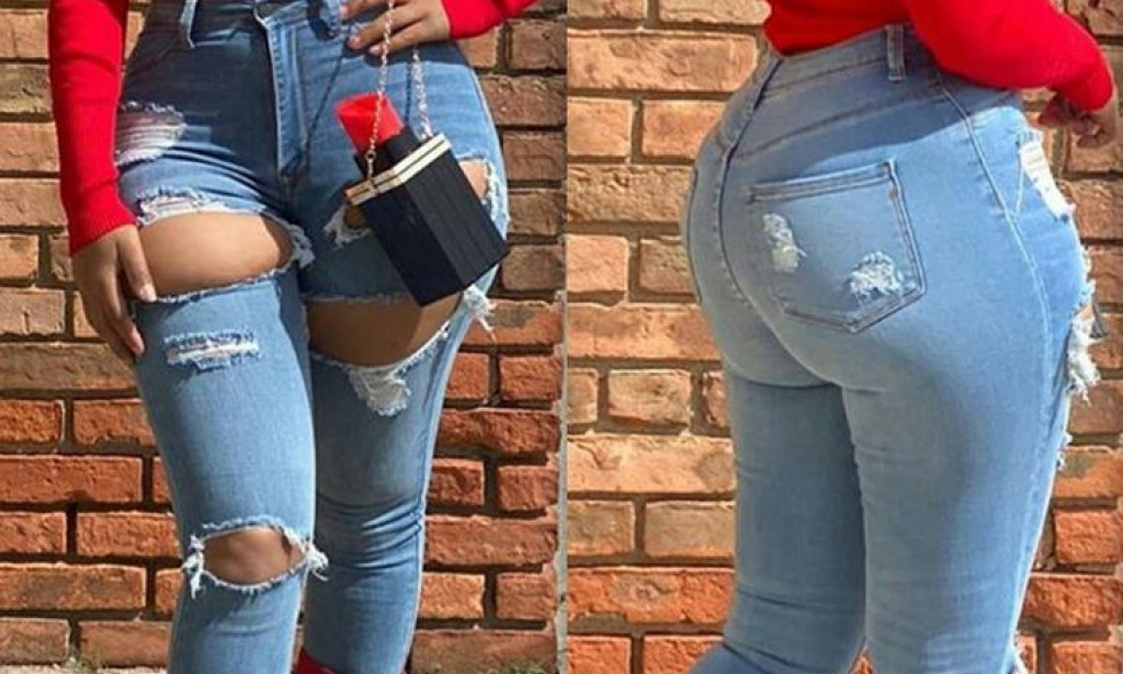 How to Rock Turtleneck With Ripped Jeans