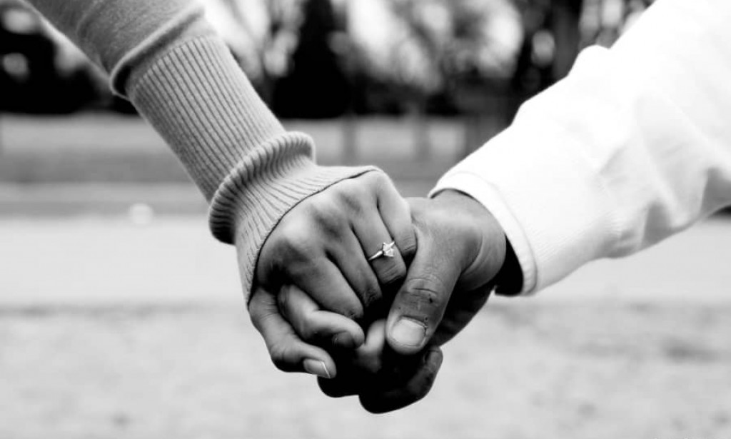 SAY GOODBYE TO SINGLE LIFE : 20 TIPS TO ATTRACT GENUINE LOVE