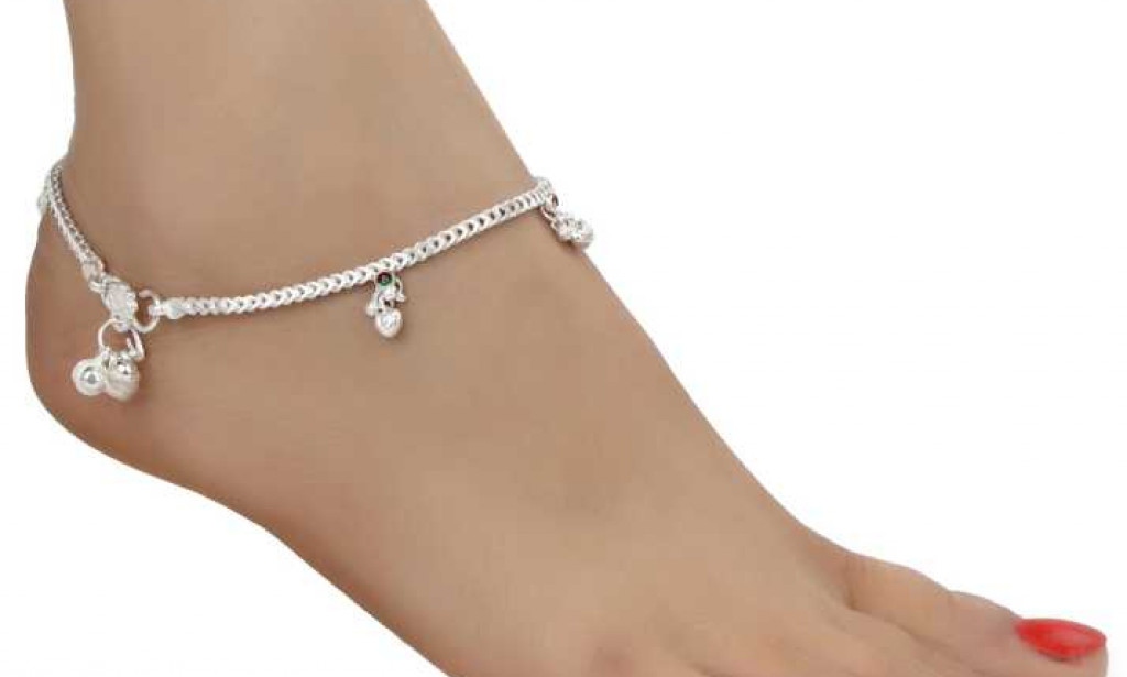 Three interesting Reasons why some women wear leg chains