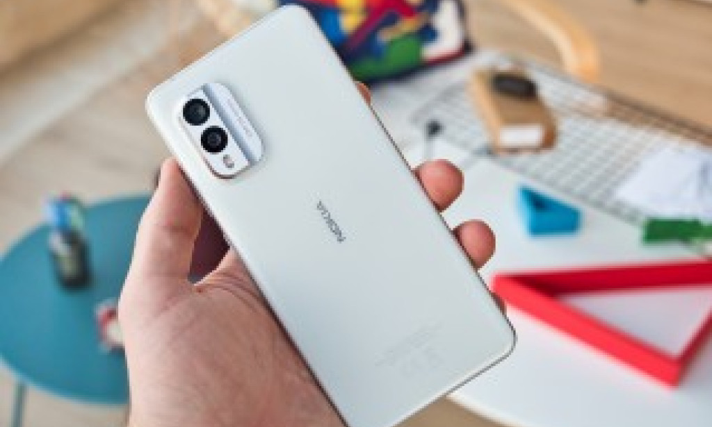 The Samsung Galaxy A42 4G has received the newest Android 12 One UI 4.0 upgrade.