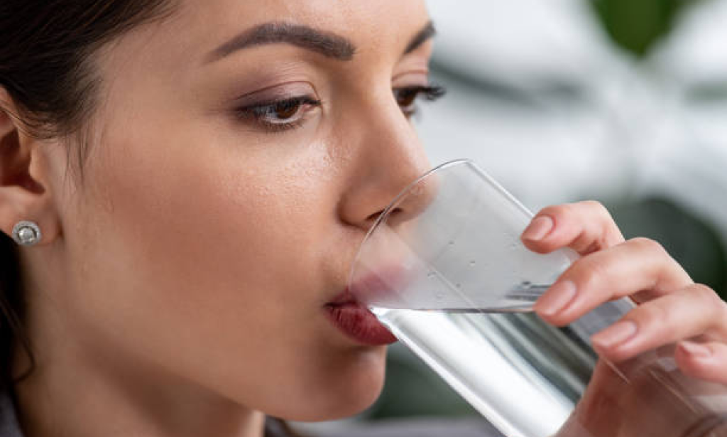 Benefits of taking water to stay healthy