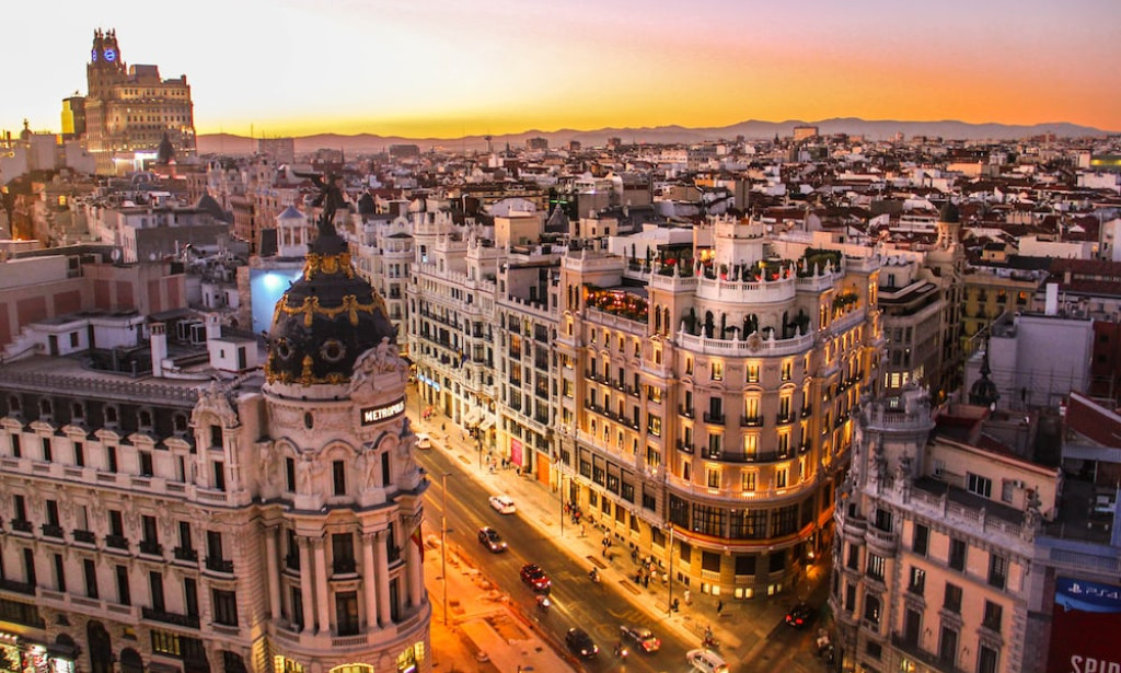 Exploring the Vibrant Charms of Barcelona: A Memorable Travel Experience
