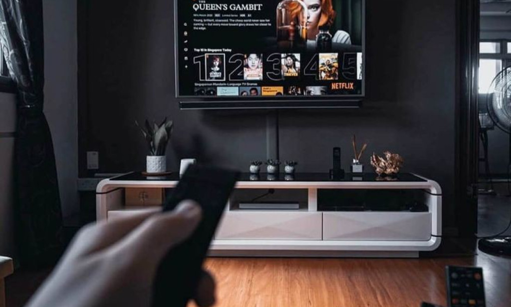 Latest scoop on celebrities, movies and music