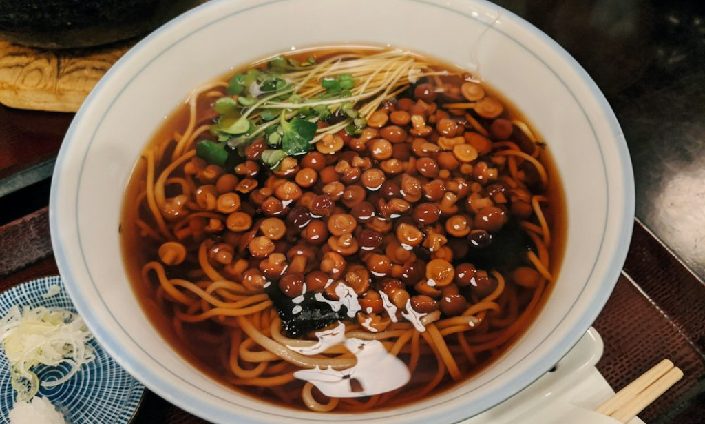 Indulge in Japan's Culinary Delights: Discover the Top 5 Must-Try Dishes!