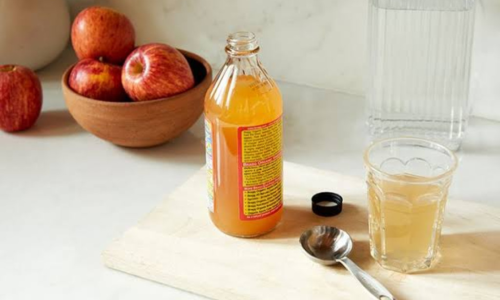 Apple Cider Vinegar: Benefits, Risks & How to Use It Safely