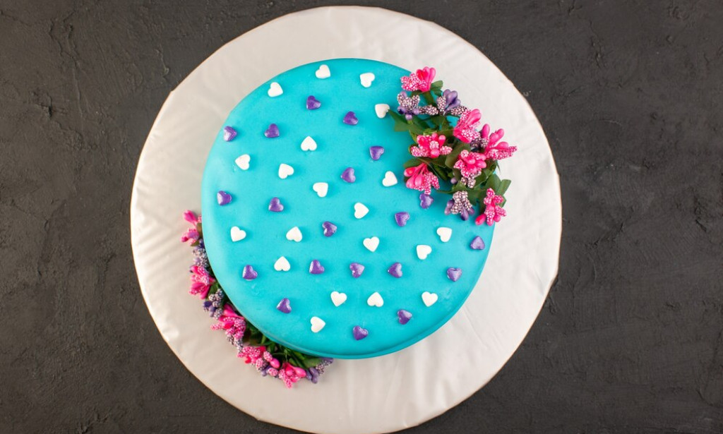 The Art of Baking with Flowers: Edible Blooms in Your Treats