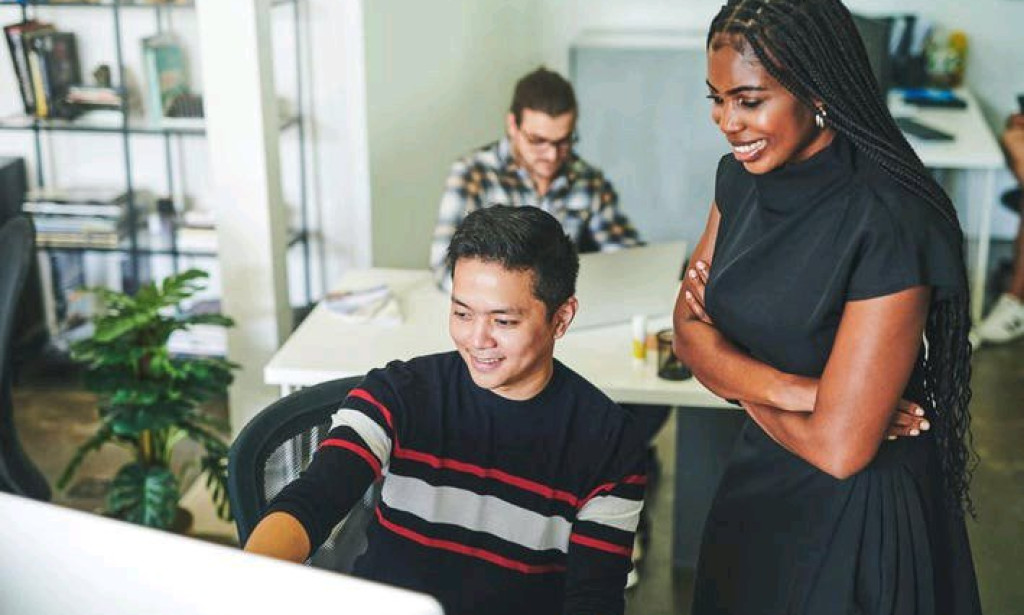 Why Smart Companies Are Recruiting Younger Interns