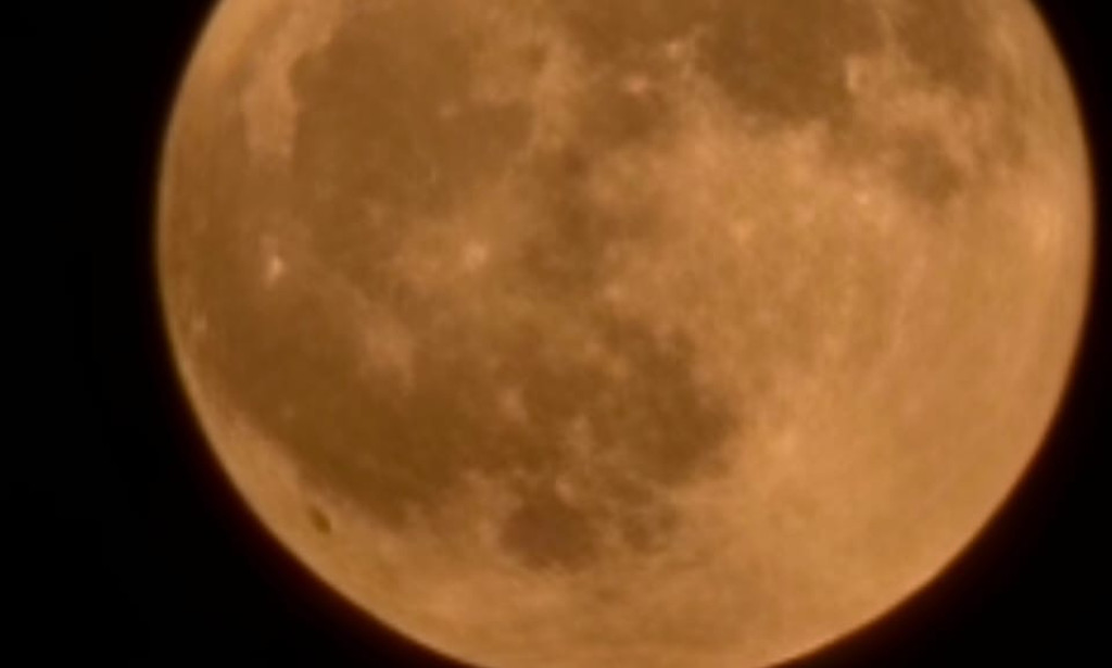 Blood Moon 2025: Date, Time & Breathtaking Global Photos 🌍🌙📸