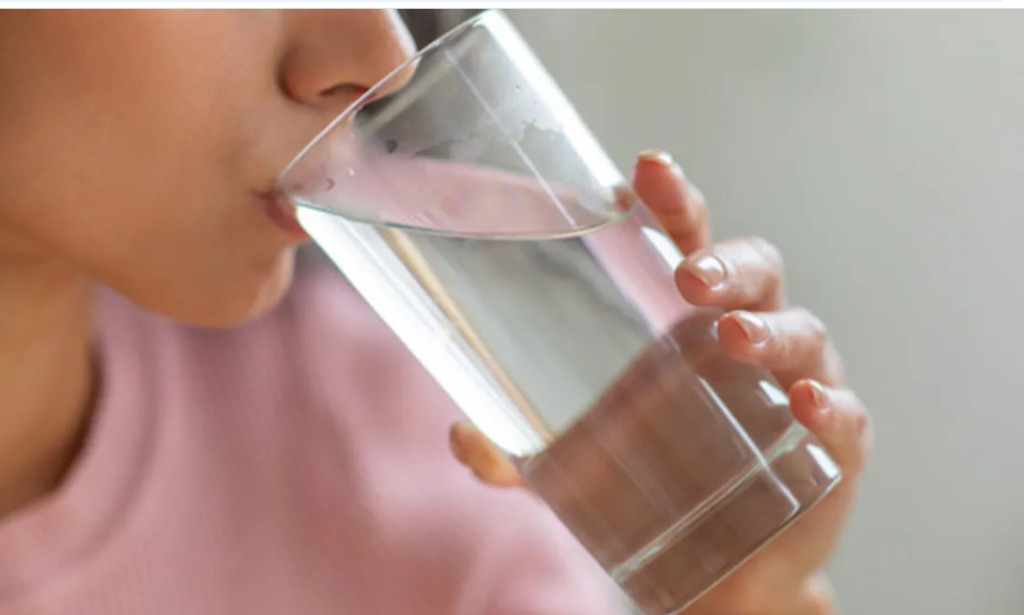 Why You Should Never Drink Cold Water After a Meal – Doctors Warn