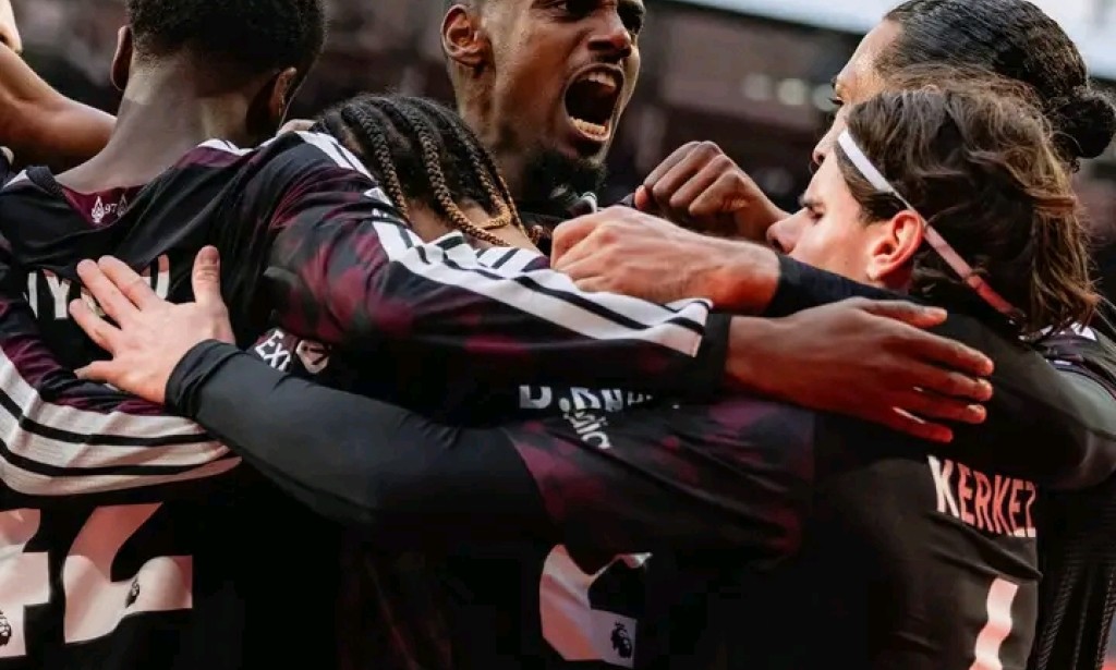Liverpool Fight Back To Beat Brentford 2-1: Alexander Isak Scores Winner Despite Double Injury Blow For Reds
